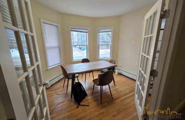 393 Washington St. - 393 Washington Street, Somerville, MA 02143