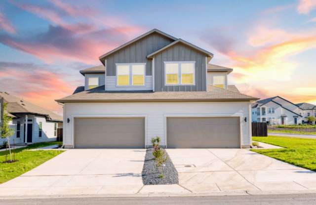 Stunning 4x3 Luxury Duplex in Buda, TX! Gallery 1