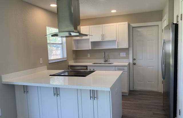 5618 South 12th Avenue photos photos