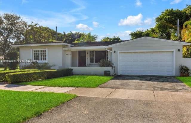 4930 Riviera Dr photos photos