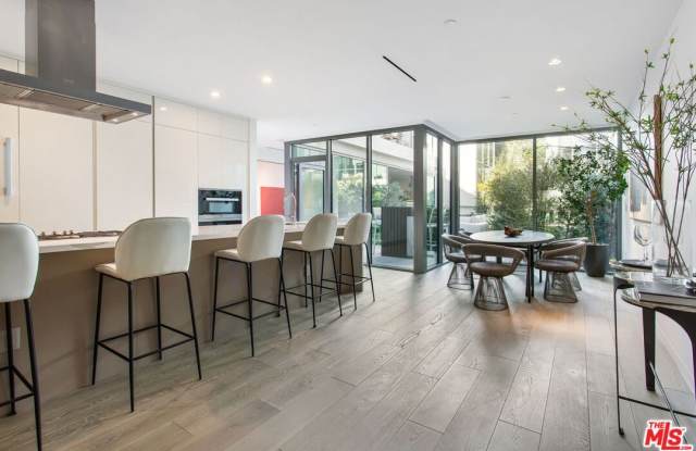 8600 Wilshire Blvd photos photos
