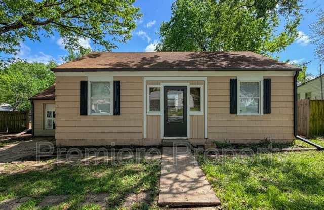 1109 NE 44th St photos photos