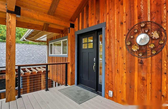 Spacious 4-Bedroom Carnation Home with Stunning Valley Views! Gallery 4