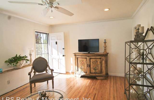 2462 Louella Avenue Gallery 3