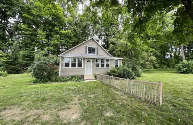 180 Amherst Road - 180 Amherst Road, Sunderland, MA 01375