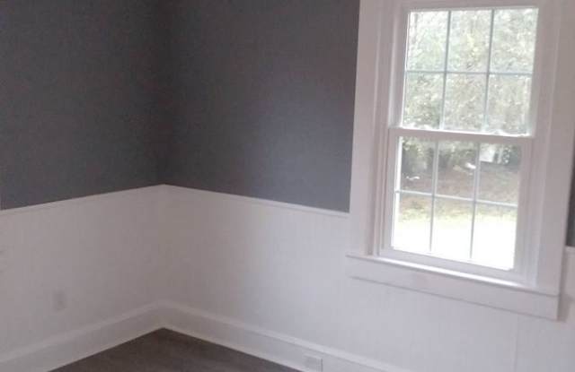 2 bedroom house in Colonial Heights Gallery 4