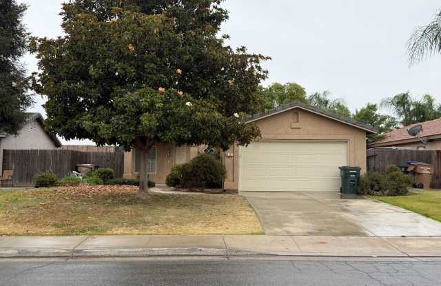 Take a look at this Gorgeous NW Bakersfield Home photos photos