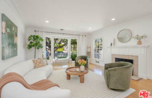 4712 Burnet Avenue Gallery 3