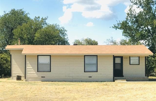 1113 E Main Street - 1113 E Main St, Crowley, TX 76036