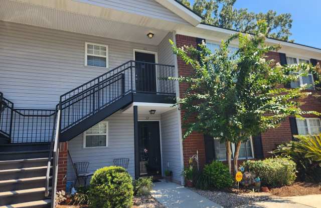 Updated 2 Bedroom 2 Bath Condo in Gated Community in Southside Savannah! photos photos
