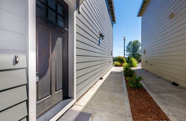 Pre- leasing - Modern Open Home Plus A Garage! - 2700 Northeast 131st Avenue, Vancouver, WA 98684