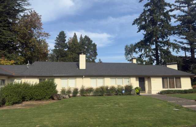 Historic Broadmoor Gem Gallery 1