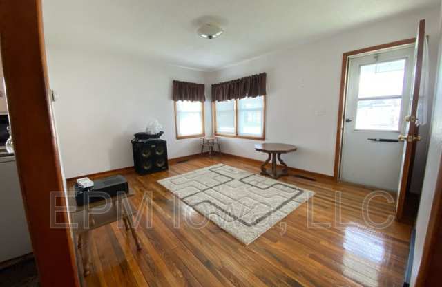 900 4th Avenue NE Gallery 2
