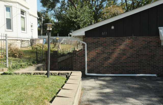 611 Liberty Street Gallery 1