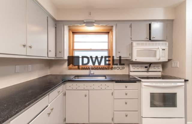 Recently Renovated 3 bedroom Single Family Home Gallery 2