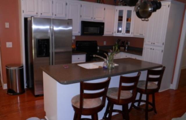 4 Bedroom House in Bogart! Gallery 4