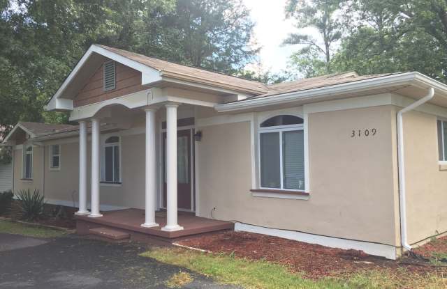 Beautiful 3 Bedroom 2 Bath with fenced in backyard photos photos