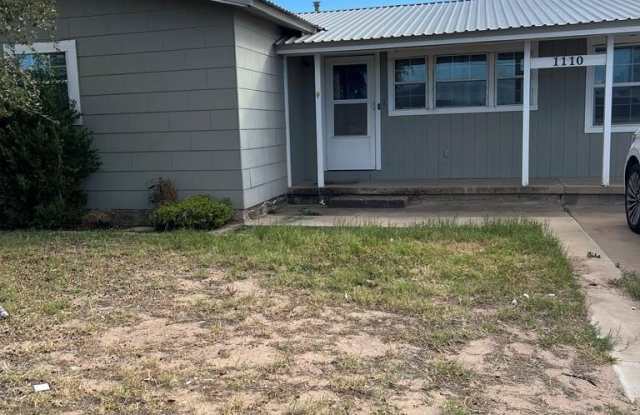 1110 E 42nd St - 1110 East 42nd Street, Odessa, TX 79762