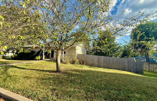 Beautiful home in the heart of Rolla Gallery 3