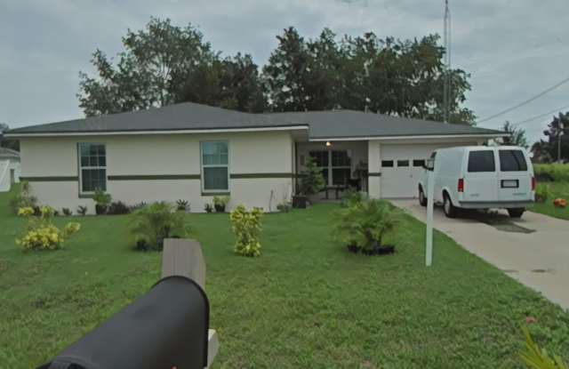 Spacious 4-Bedroom Home in a Quiet Neighborhood - 102 Dogwood Drive Circle, Marion County, FL 34472