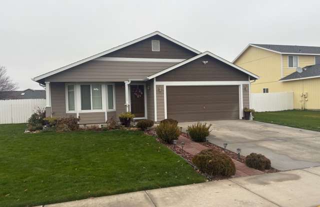 Home for Rent in Quincy - 317 G Street Northeast, Quincy, WA 98848