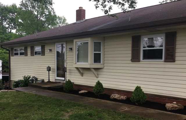 Beautiful 4 Bed 2 Bath w/2 Car Garage photos photos