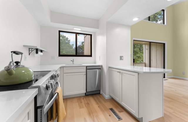 304 Fairway Cove Gallery 2
