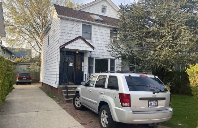 7 Devine Street - 7 Devine Street, Lynbrook, NY 11563