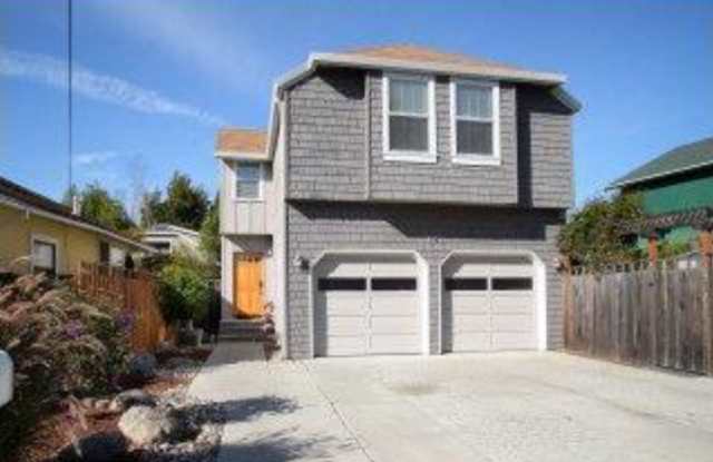 4-Bedroom Home Near the Beach photos photos