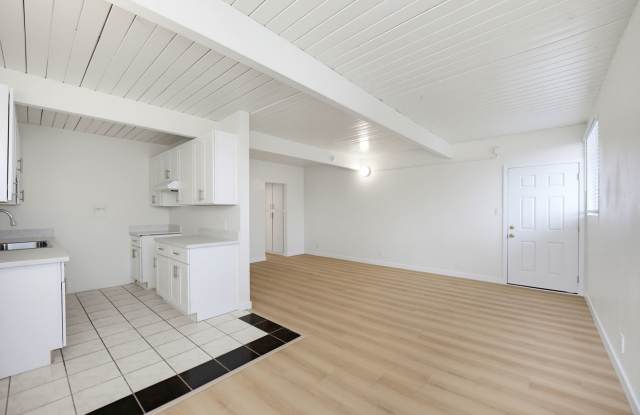 11242 S. New Hampshire Gallery 4