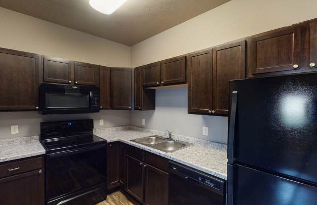 Hillcrest Village Apartments - 2 Bed 2 Bath Townhome Gallery 3
