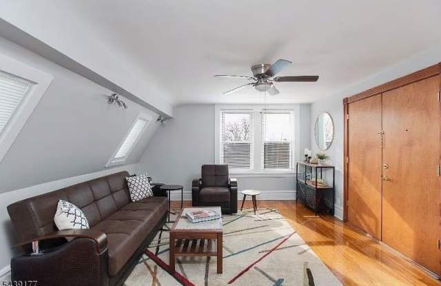35 Hazelwood Rd photos photos