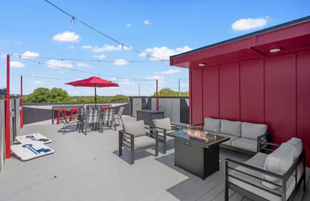 Modern 4 Bed, 4 Bath Townhouse with Rooftop Terrace in Nashville | 1,857 Sq Ft photos photos