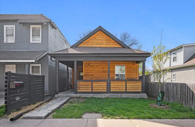 2728 Holly St photos photos