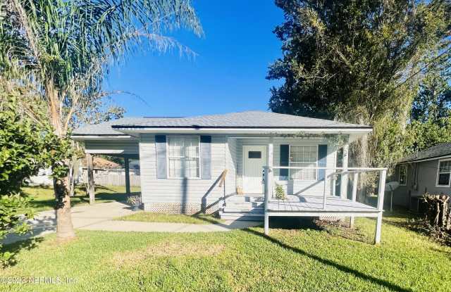 1508 CENTER Street - 1508 Center Street, Green Cove Springs, FL 32043