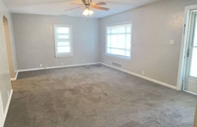 Spacious 2 Bedroom Home! Garage! Fenced in Backyard! Available Now! photos photos