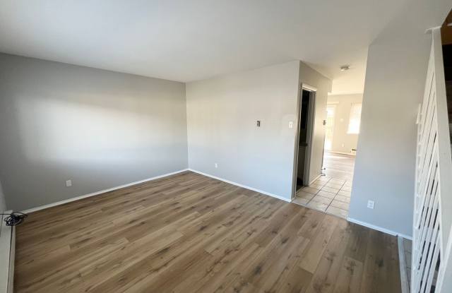 Adorable Townhome! - Presented by Tiffany Gerling's Team - 7405 Hazelcrest Drive, Hazelwood, MO 63042