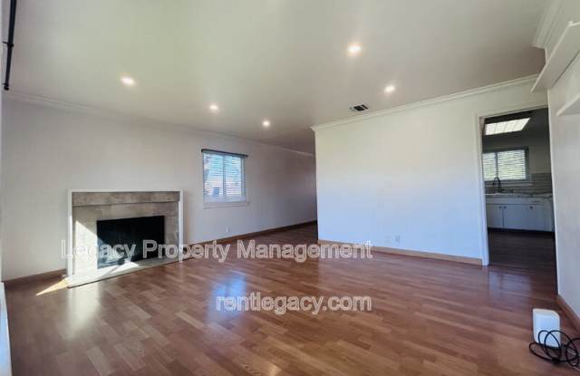 5553 Indiana Drive Gallery 4