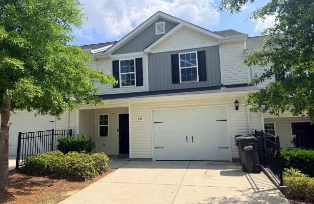 Lovely 3 bedroom/2.5 bath townhome Gallery 4