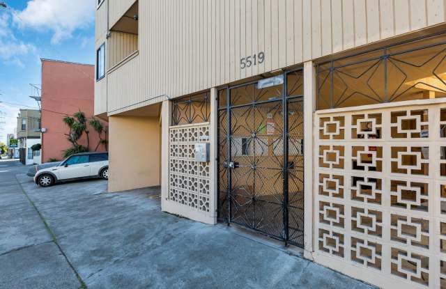 5519 Mission St photos photos