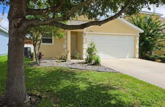 Charming 3-Bed, 2-Bath Home Near The Villages | Gated Community Living Gallery 3
