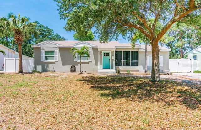 2121 CORONADA WAY S - 2121 Coronada Way South, St. Petersburg, FL 33712
