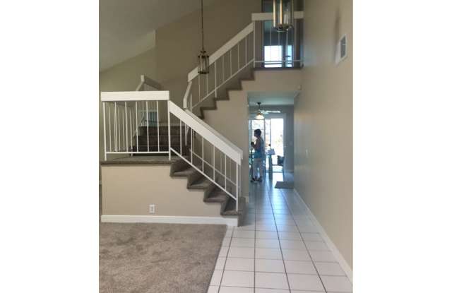 17007 Royal View Drive Gallery 2