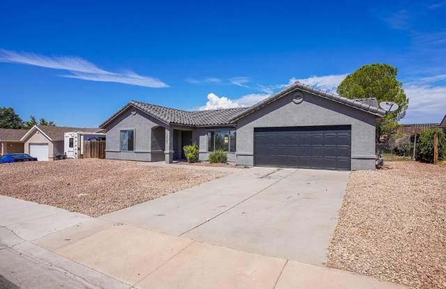 Adorable 2 Bedroom Hurricane Home! Pet Friendly! - 3480 West 290 North, Hurricane, UT 84737