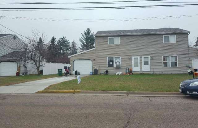 2 Bedroom Duplex - 3110 Washington Street, Wisconsin Rapids, WI 54494