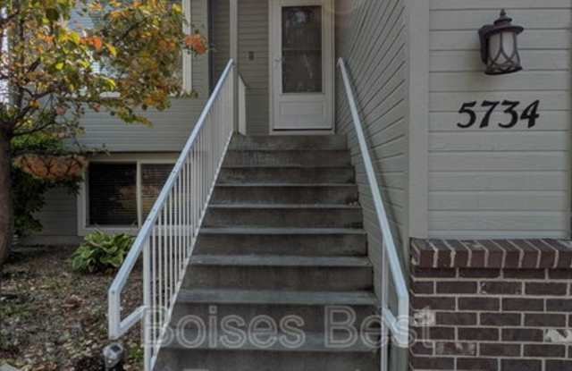 5734 South Hollyhock Place Gallery 2