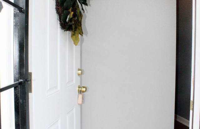 5834 N HOLLY SPRINGS Drive Gallery 3