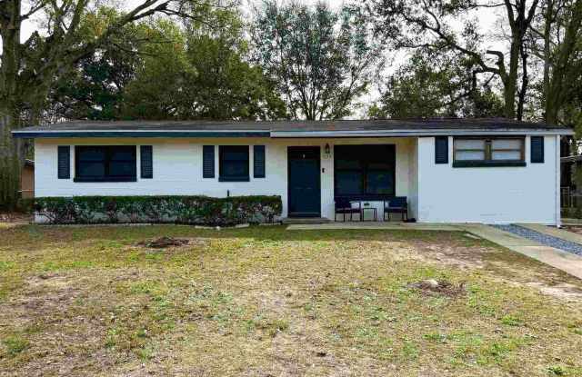 925 Twinbrook Ave photos photos