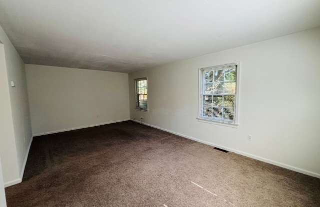 4 Bedroom 2 Bath Townhouse Gallery 4