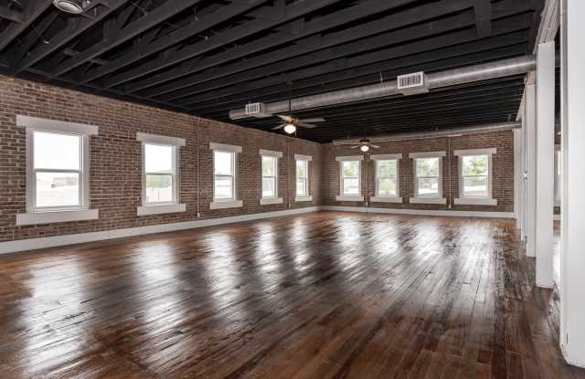 Downtown Gravette - 100 2nd Avenue Southeast, Gravette, AR 72736